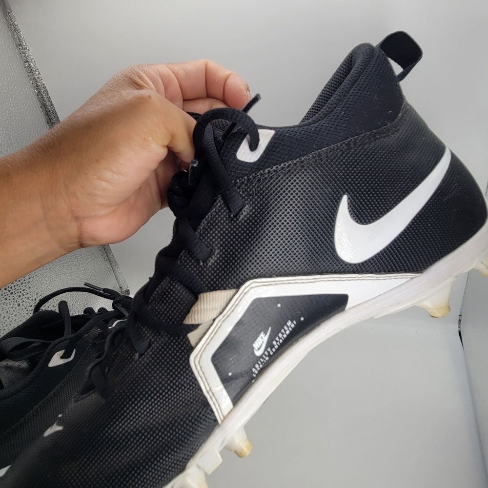 Nike Alpha Engineered Black and White Athletic Cleats Size 11 Lace up - Picture 9 of 12
